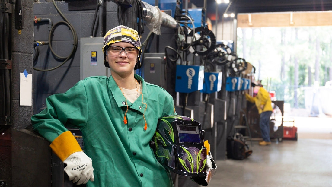 A Beginner's Guide to Learning Welding and Pros and Cons of Taking It Up